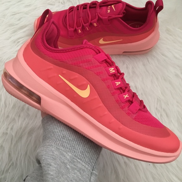 nike air max axis women's sneakers